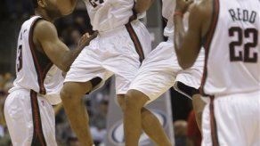 Paliza de los Bucks a los Mavericks con gran actuación de Villanueva