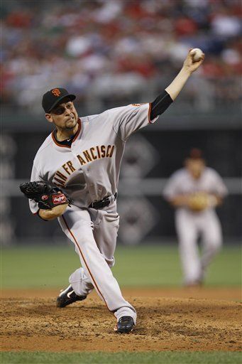 MLB: Gigantes 5, Filis 2; gran labor de Sánchez
