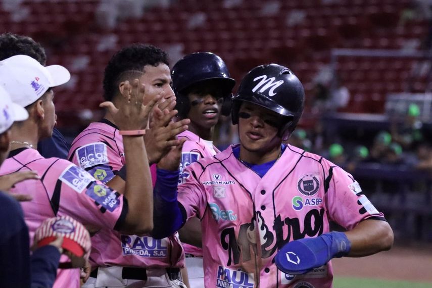 Béisbol Juvenil 2024: Panamá Metro celebra que está en la final