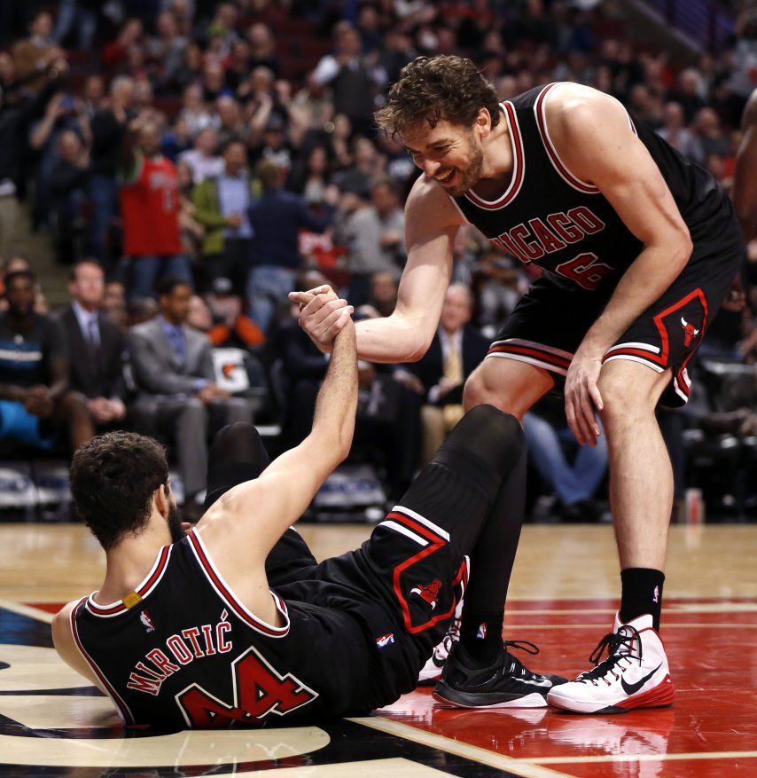 Bulls se clasifican a los playoffs con victoria ante Hornets
