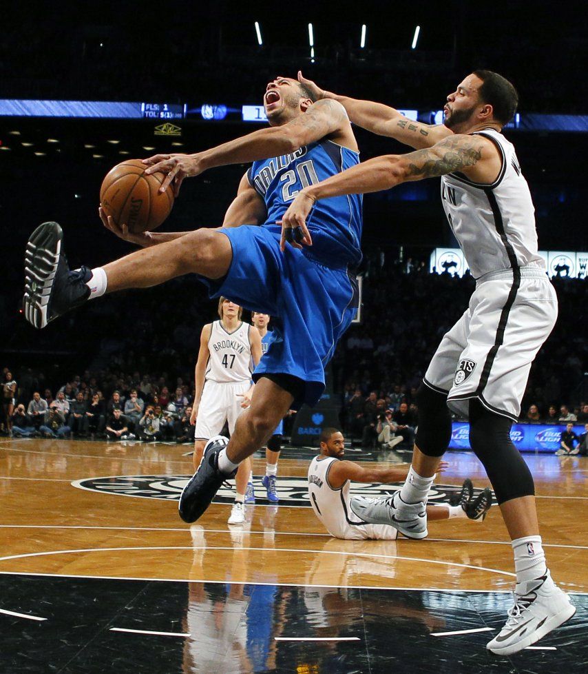 Con eficacia de Teletovic, Nets ganan a Mavericks