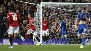 United sobrevive a susto ante Rochdale en la Copa de la Liga