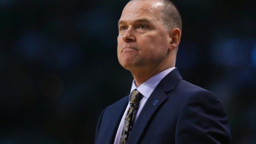 Los Spurs se recuperan y mantienen invicta su cancha