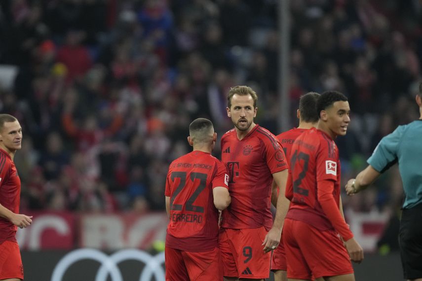 Bayern Múnich sigue líder al golear a Union Berlin con doblete de Kane