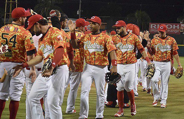 Cangrejeros vencen a Criollos y los alcanzan