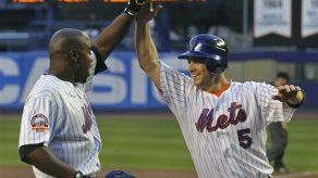Delgado acepta ovación por gran actuación en triunfo de Mets