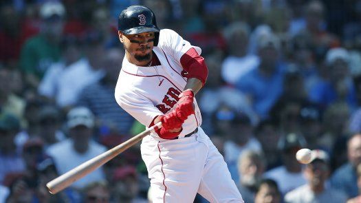 Betts sale lesionado en triunfo de Medias Rojas sobre Mets
