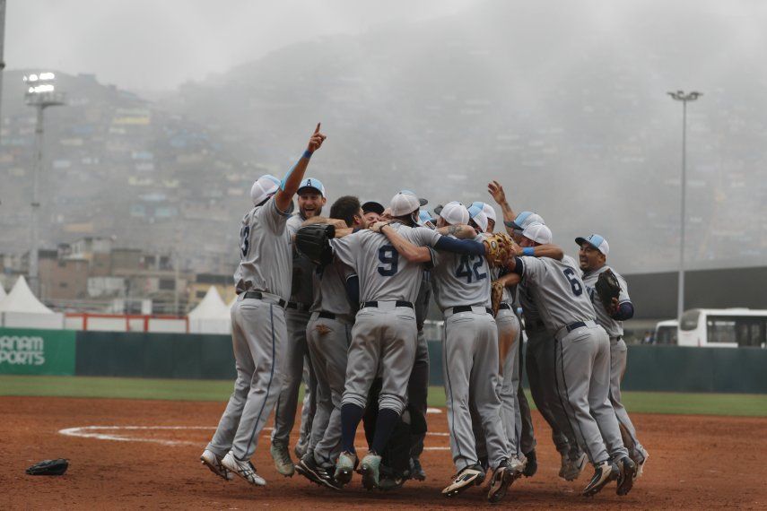 Argentina suma otro cetro en softbol masculino, oro en Lima