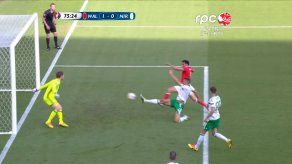 Autogol propiciado por Bale pone a Gales en cuartos