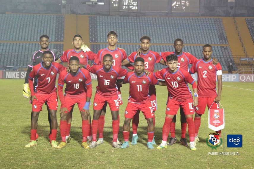 El equipo titular de Panamá Sub-17 en el partido ante Honduras.