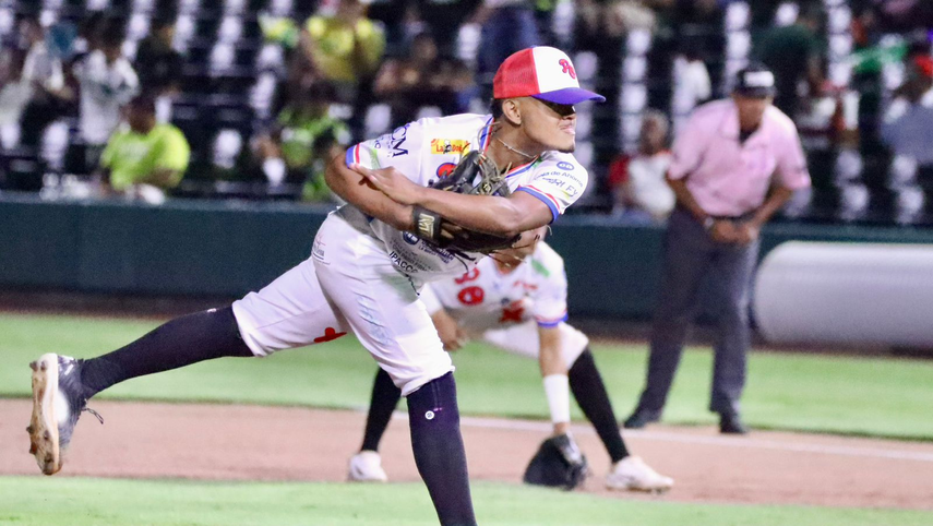 Joshua Martínez registra 13 victorias consecutivas en el Béisbol Juvenil