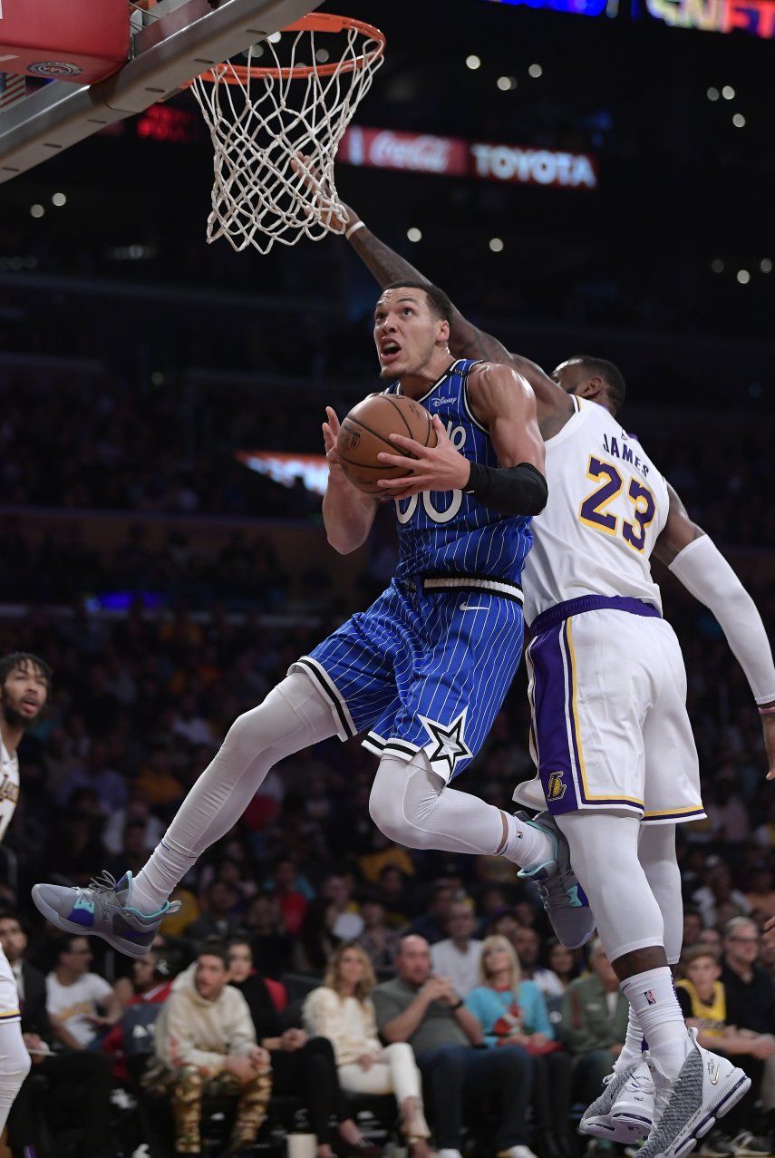 De mano de Vucevic, Magic derrotan de nuevo a Lakers