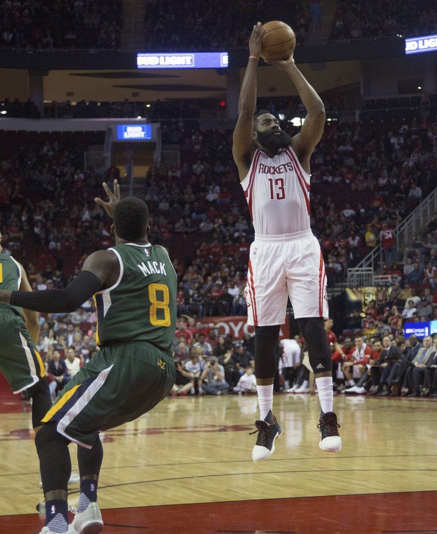 Con doble doble de Harden, Rockets vencen al Jazz