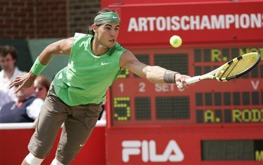 Nadal gana y Nalbandian pierde en el tenis de Queens