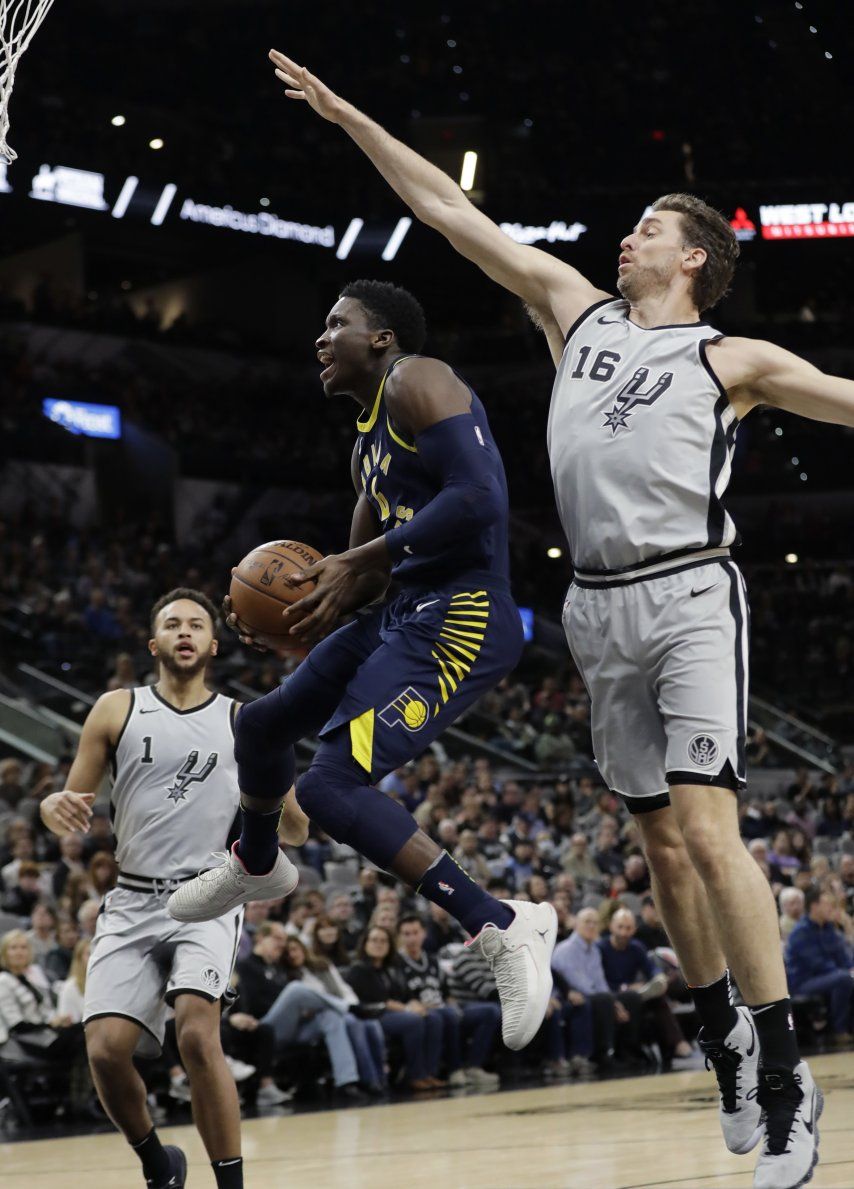 Con 19 puntos de Oladipo, los Pacers vencen 94-86 a Spurs