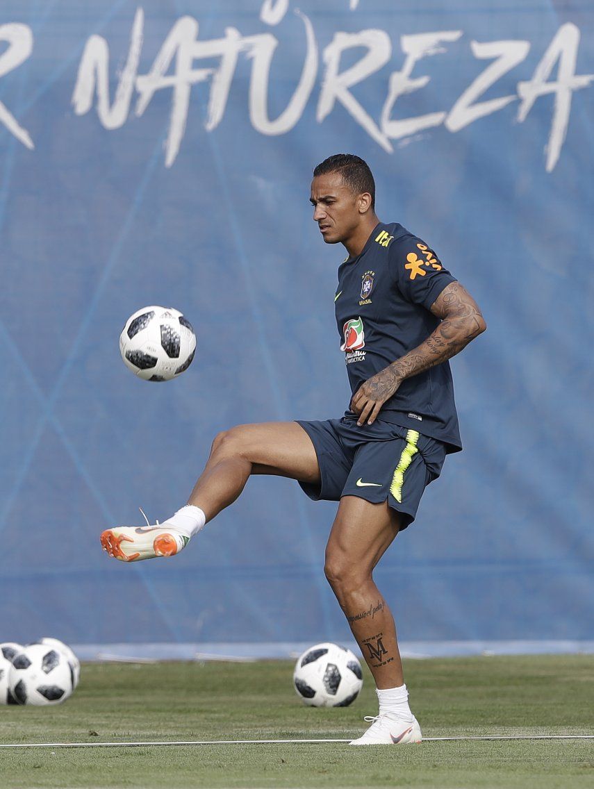 Brasil: Danilo está disponible ante México; Marcelo en duda