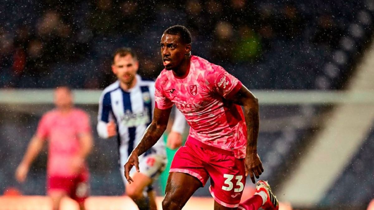 José Córdoba brilló defensivamente en victoria del Norwich City