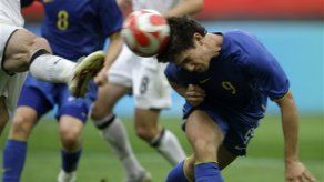 Aparece Ronaldinho y Brasil golea a Nueva Zelanda