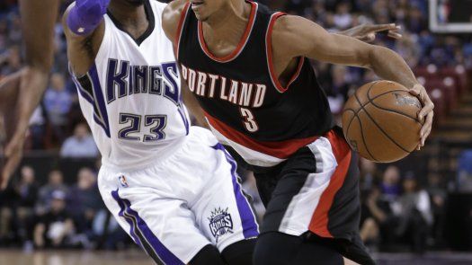 McCollum anota 35 puntos y Blazers superan a Kings