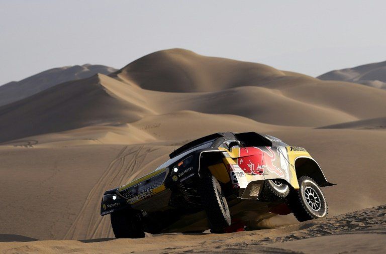 Francés Sébastien Loeb (Peugeot) gana la segunda etapa del Dakar-2019