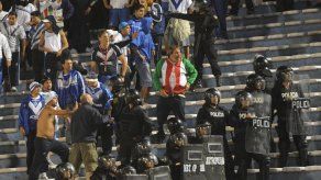 El fútbol uruguayo en duda tras decisión presidencial de retirar policías de estadios