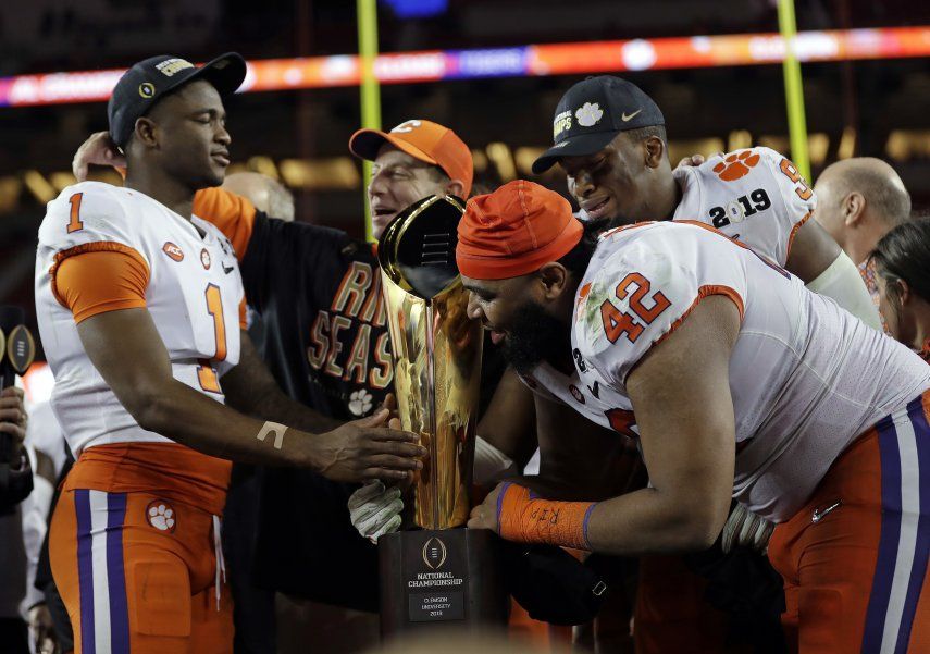 Clemson apalea a Alabama y es campeón colegial
