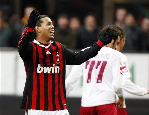 Ronaldinho desmiente maratón de fiestas antes del clásico