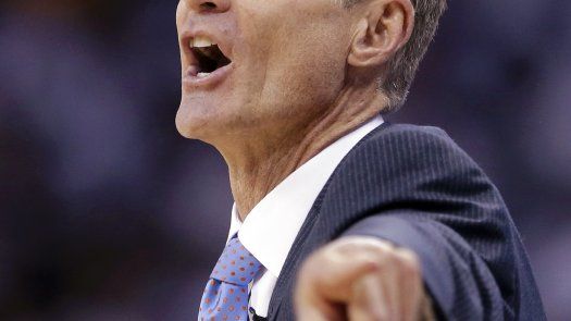 Kerr vuelve a la banca de los Warriors
