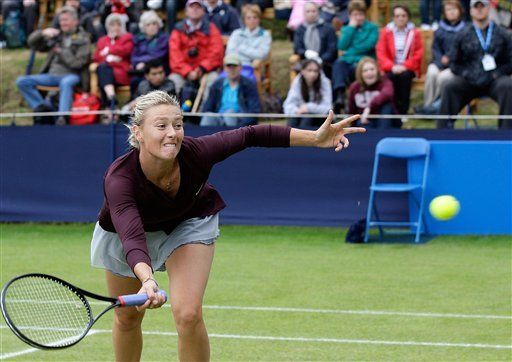 Sharapova gana dos partidos seguidos en el tenis de Birmingham