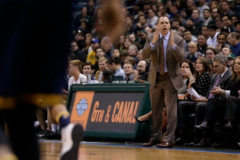 Los Pacers terminan el contrato con el entrenador Vogel