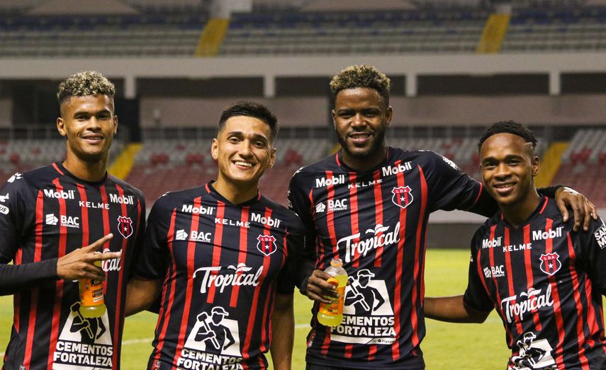 Freddy Góndola debuta con la Liga Deportiva Alajuelense