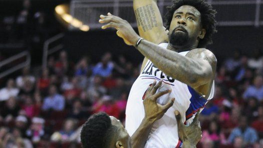 Jordan logra doble doble y Clippers arrollan a Rockets