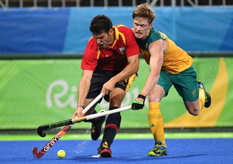 Brasil vuelve a sufrir un martirio y España bate a favoritos en hockey