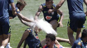 Brasil se siente como en su casa en la soleada Sochi