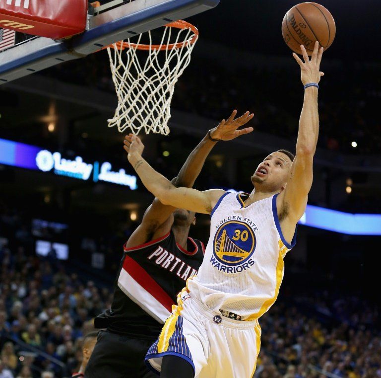 Curry determinado a hacer historia en la NBA con los Warriors