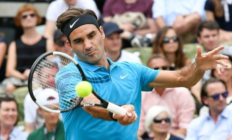 Federer, de nuevo número 1 mundial, consigue su 98º título ATP en Stuttgart