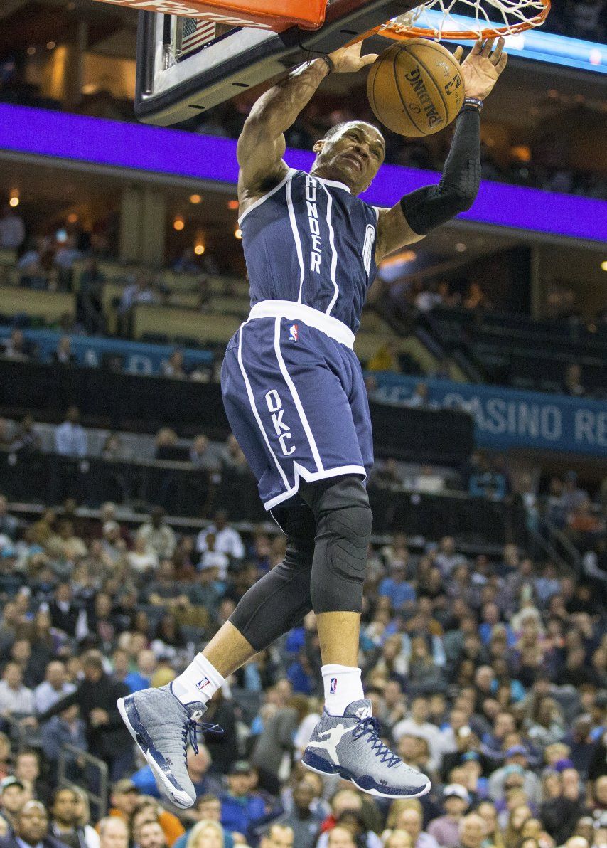 Westbrook anota 33 y Thunder doblega a Hornets