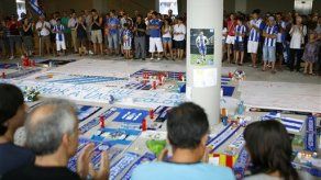 Aficionados del Espanyol rinden tributo a Jarque