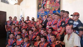 Los Toros de Herrera y el equipo juvenil de Los Santos son agasajados en Presidencia