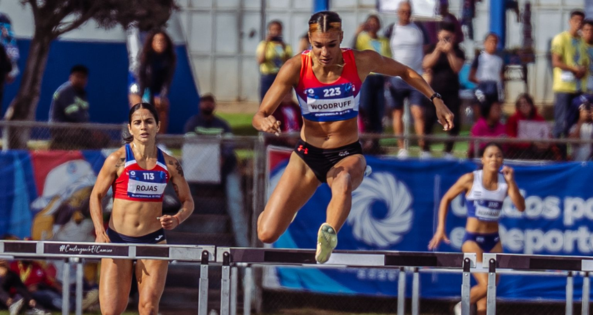 Juegos Centroamericanos 2025: Gianna Woodruff gana oro e impone nuevo récord