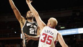 NBA: Spurs 100