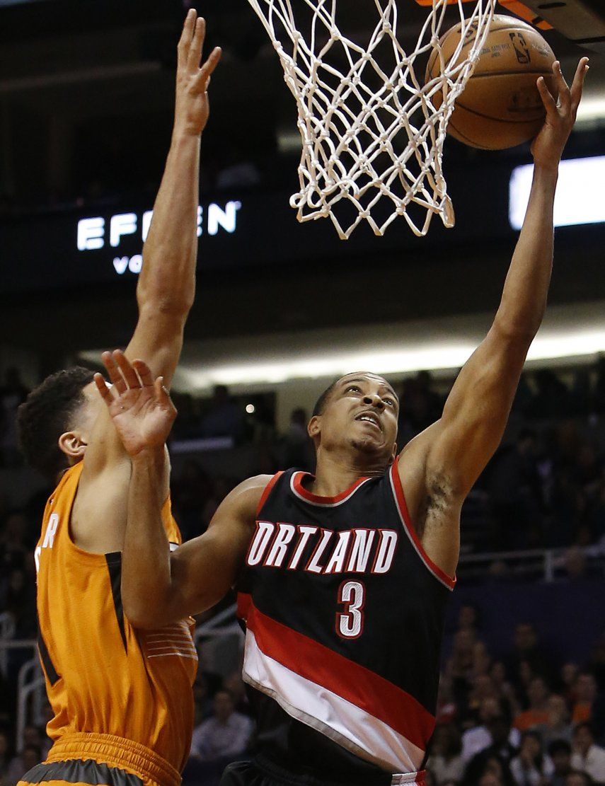 Triples de McCollum dan triunfo a Blazers sobre Suns
