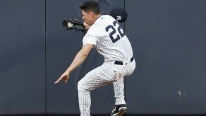 Ellsbury se estrella contra la barda
