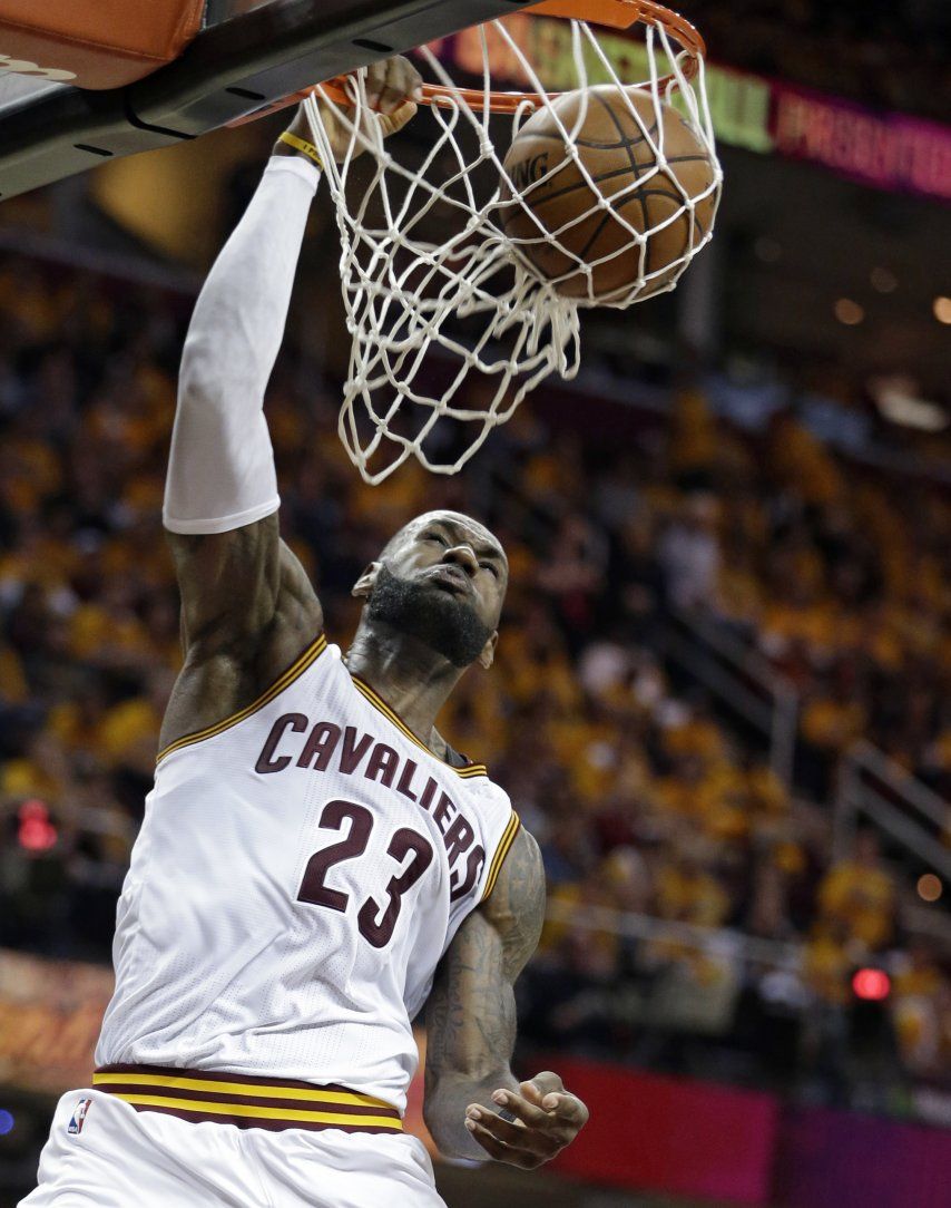 LeBron pagará multa de compañero de los Cavs