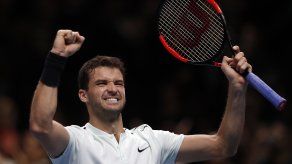 Dimitrov avanza a semifinales en la Copa Masters