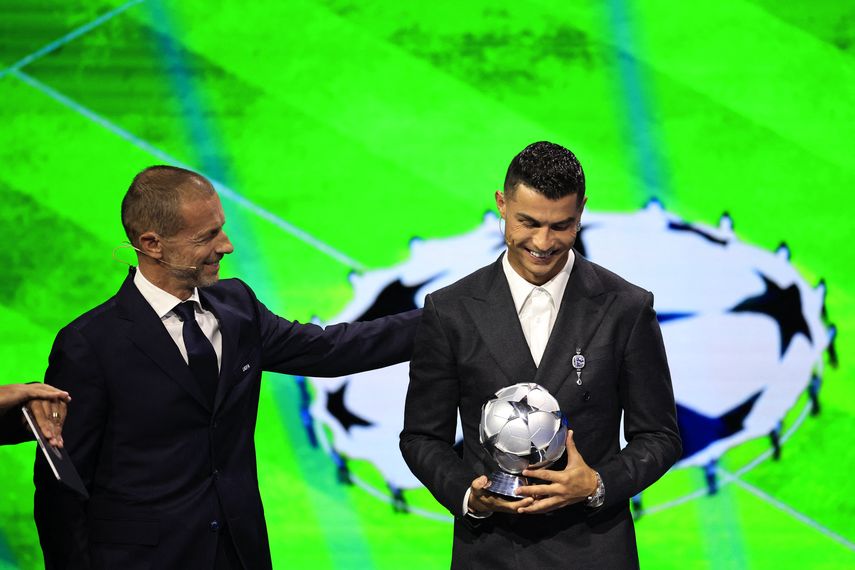 Champions League: Cristiano Ronaldo recibió galardón por ser máximo goleador