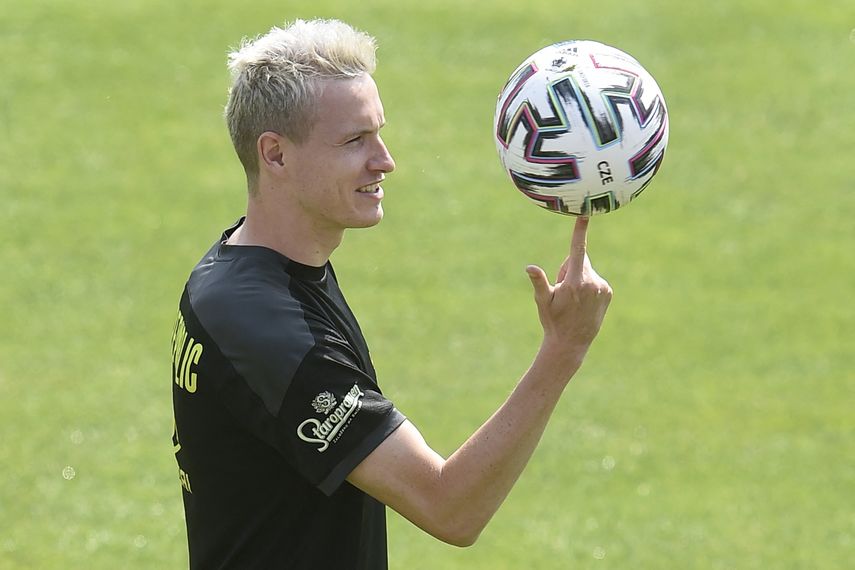 El mediocampista Jakub Jankto anuncia su homosexualidad