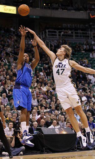 NBA: Mavericks 93, Jazz 81; Mavs ganan octavo seguido