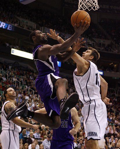 NBA: Kings 120, Warriors 107; Evans suma 55 puntos en 2 partidos