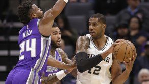 Aldridge y Bertans guían remontada de Spurs ante Kings